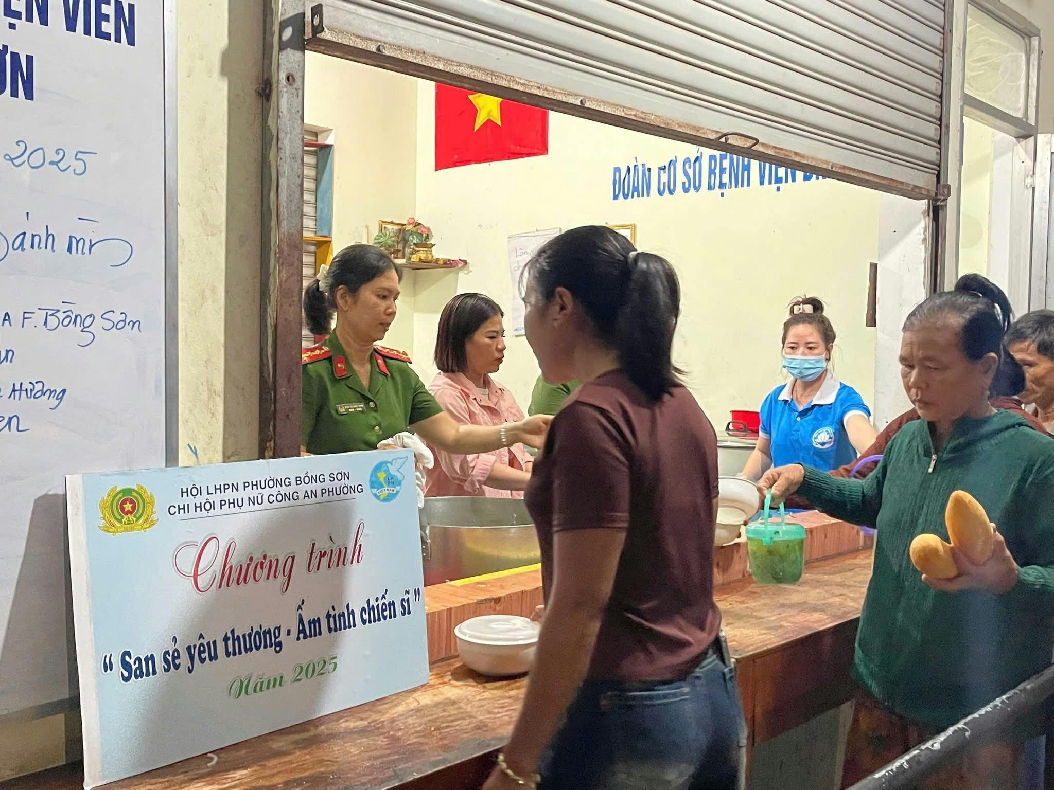 Hình ảnh minh họa - Chương Trình “San Sẻ Yêu Thương – Ấm Tình Chiến Sĩ”