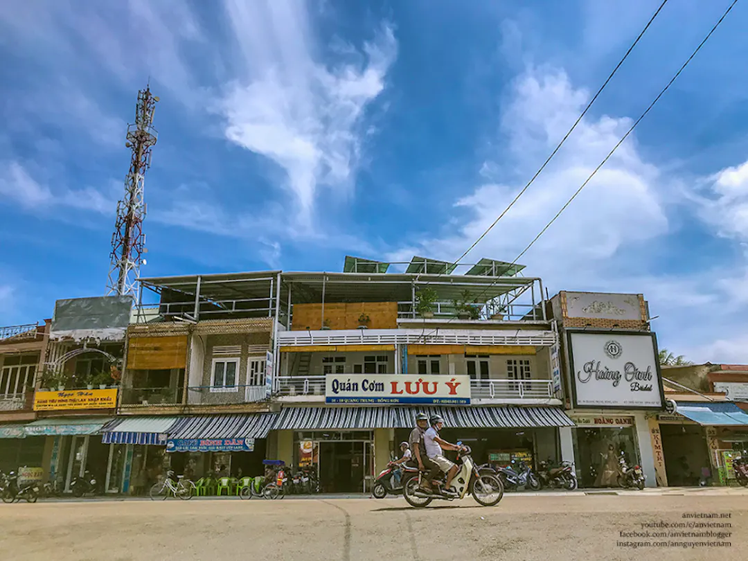 Một góc đường Quang Trung (quốc lộ 1A), phường Bồng Sơn, thị xã Hoài Nhơn