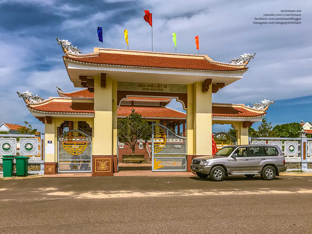 Đền thờ liệt sĩ thị xã Hoài Nhơn