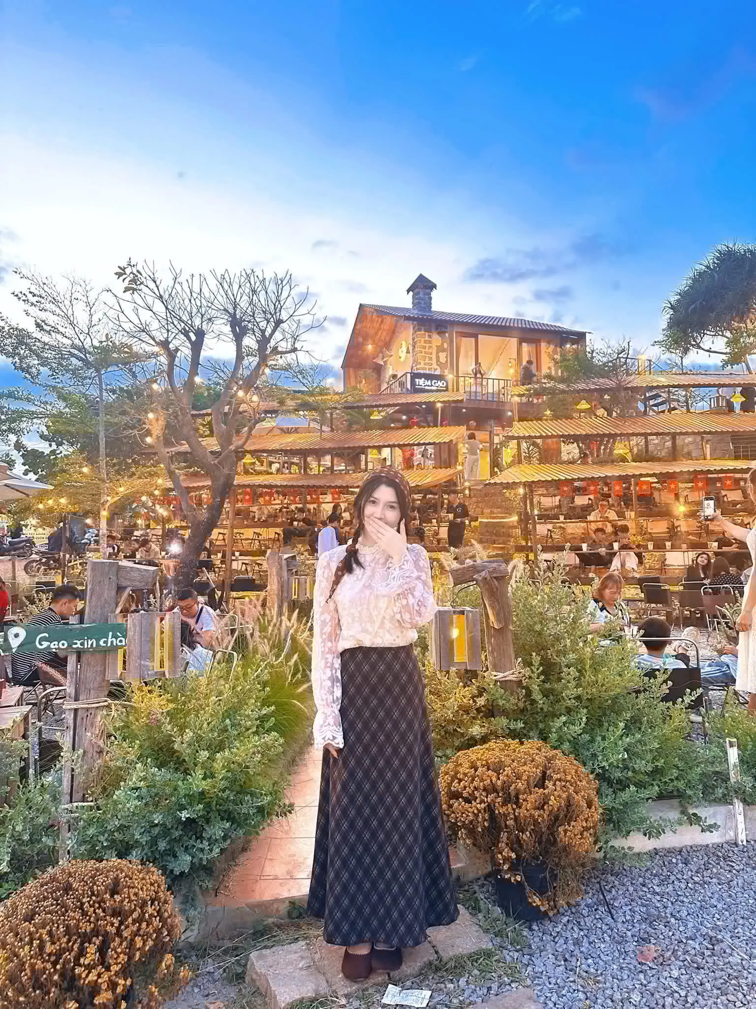 Review Gạo Coffee - Không gian hoài niệm cực "chill" giữa lòng xứ Dừa Hoài Nhơn