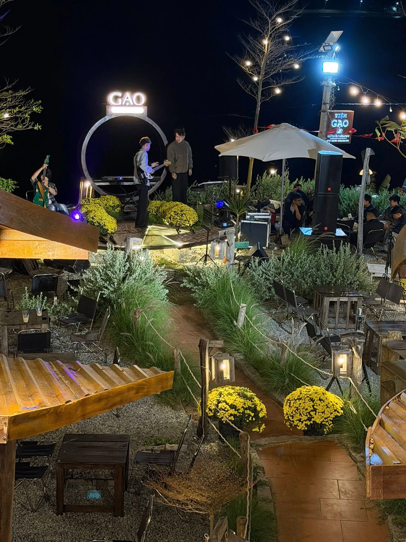 Review Gạo Coffee - Không gian hoài niệm cực "chill" giữa lòng xứ Dừa Hoài Nhơn