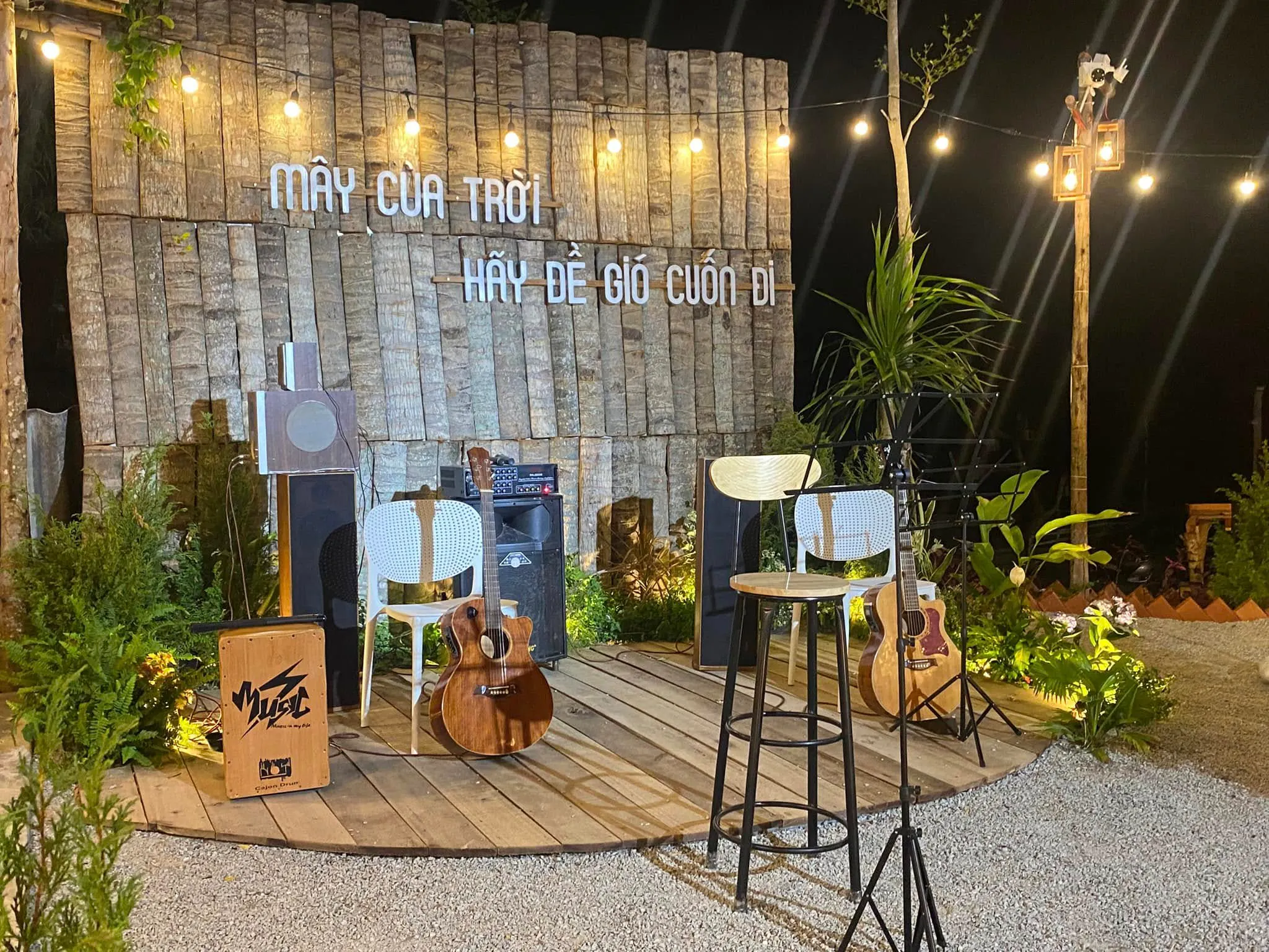 Review Orimi Coffee - Không gian tối giản cực "chill" cho tín đồ sống ảo tại Hoài Nhơn