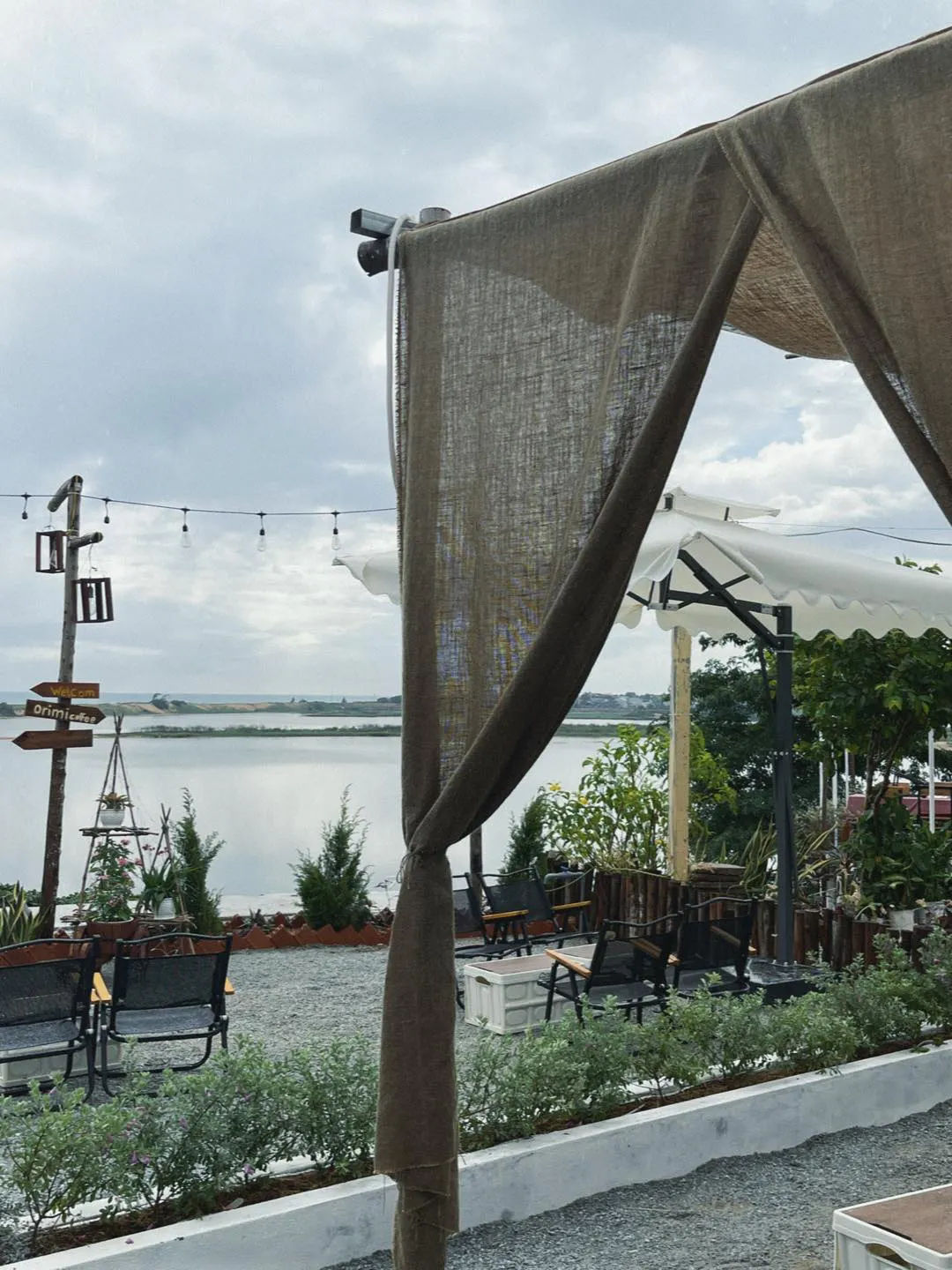 Review Orimi Coffee - Không gian tối giản cực "chill" cho tín đồ sống ảo tại Hoài Nhơn