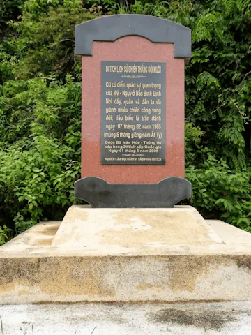 Di tích Chiến thắng Đồi 10
