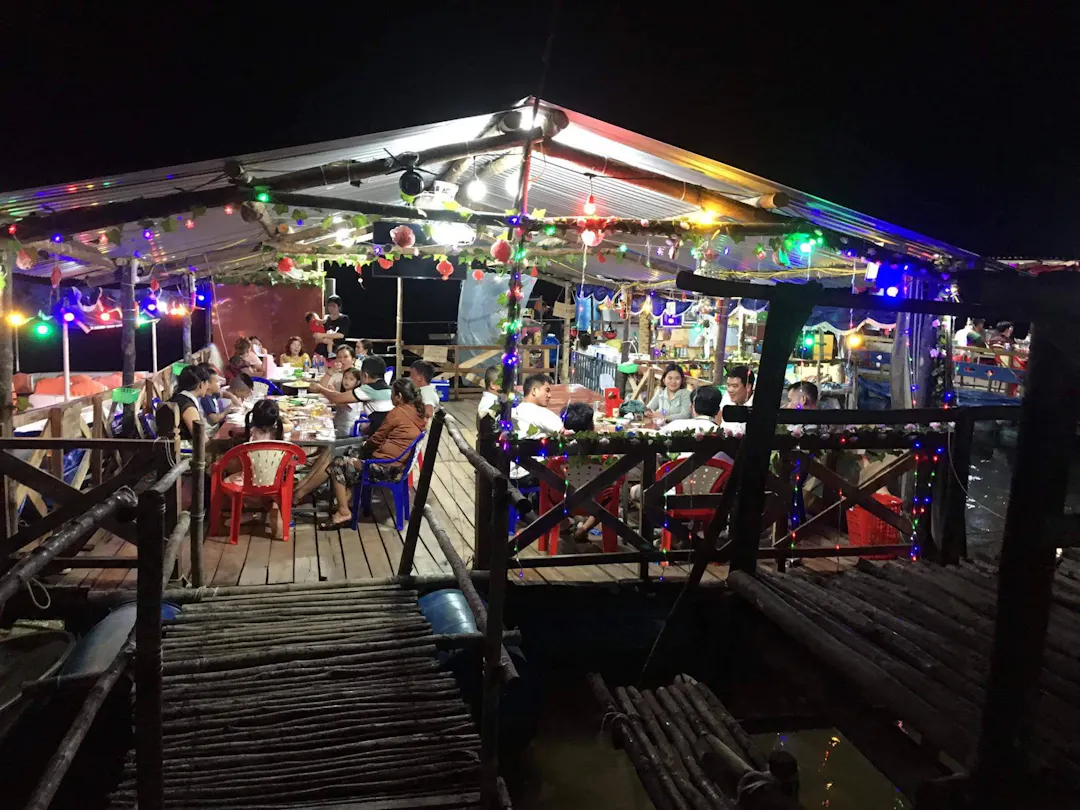 Review Bè Nổi Làng Búng - Hoài Hương: Ăn Ngon, Cảnh Đẹp