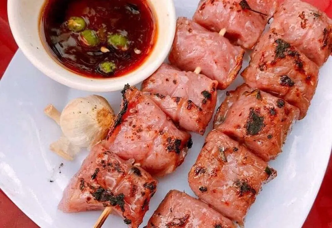 Đột phá hương vị với món Nem Nướng Lụi