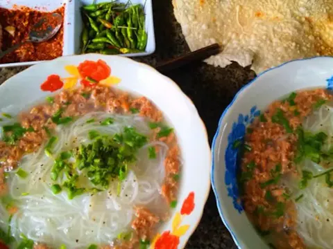 Bún Tôm
