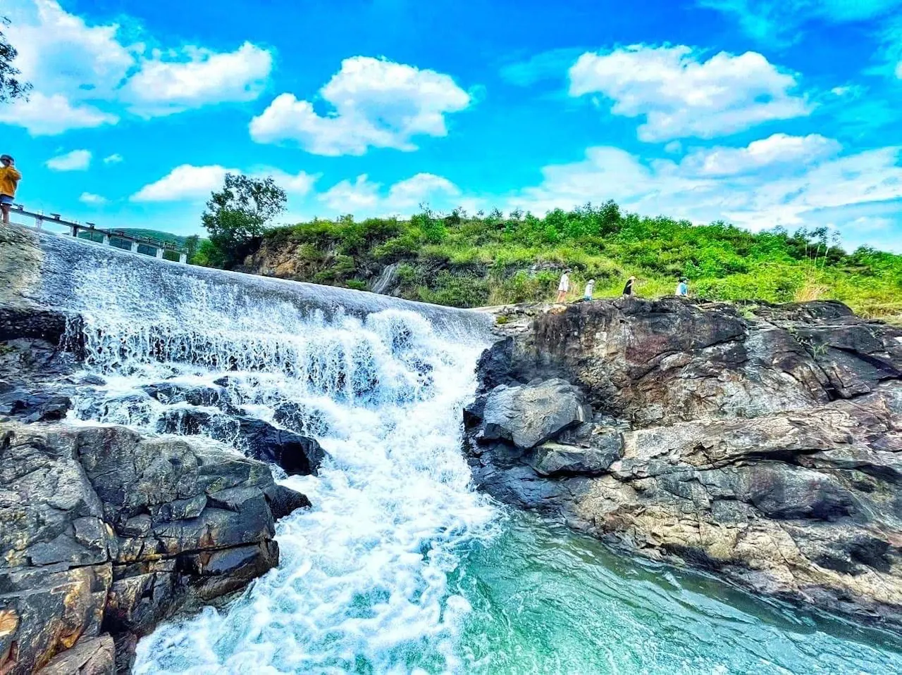 Hòn Đá Champa Suối Hố Giang