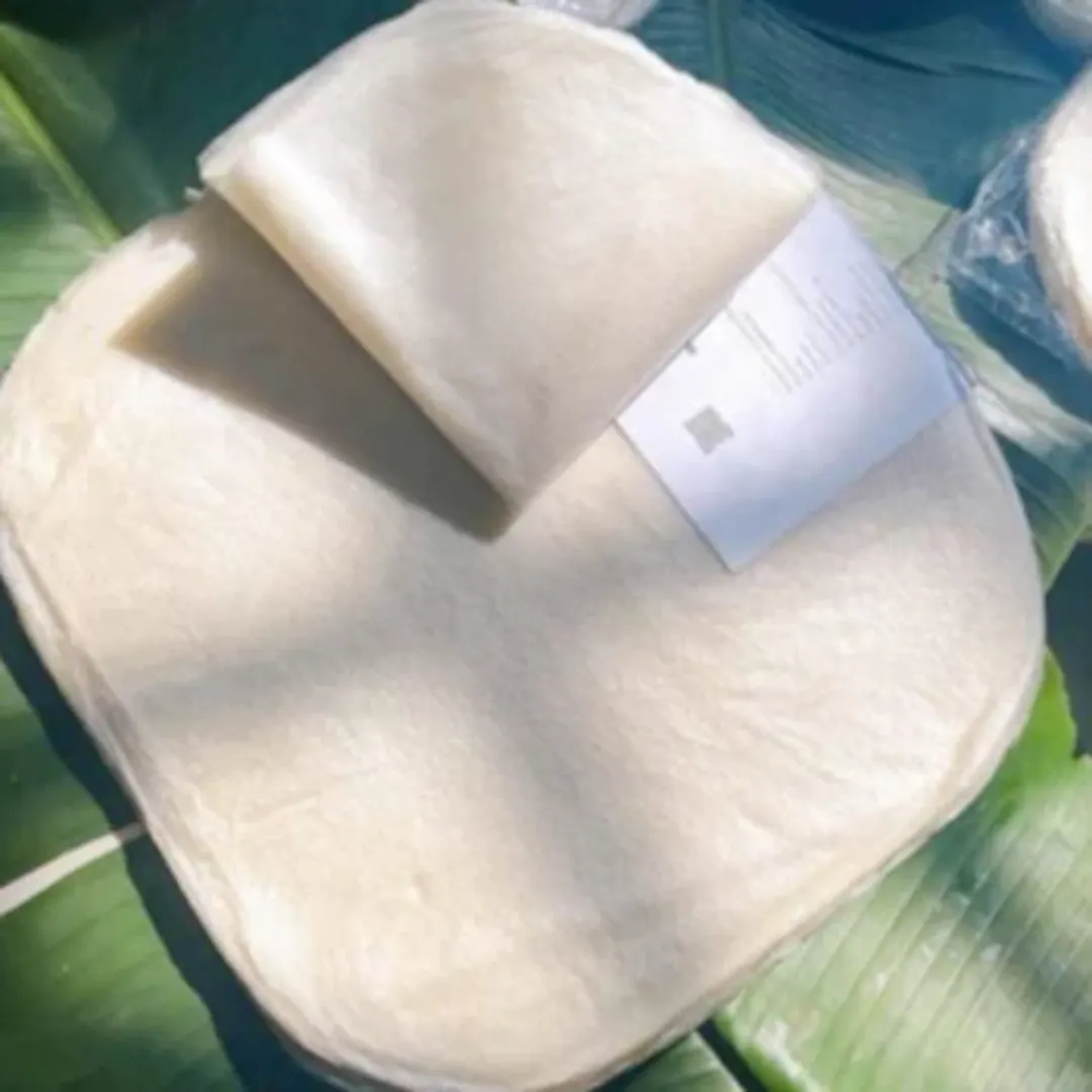 Vỏ bánh tráng phơi sương dầy dặn sương gió