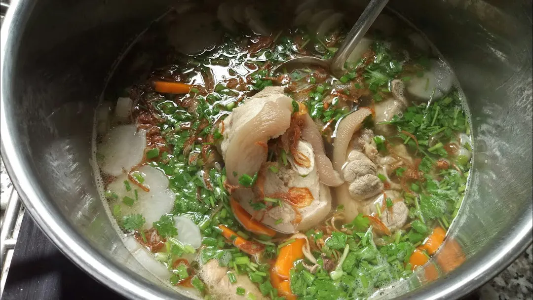 Nước dùng mặn mòi, ngọt thanh đượm vị biển khơi
