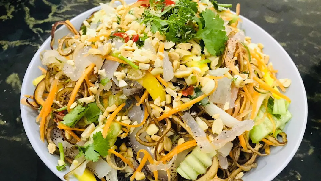 Gỏi sứa Bình Định sần sật mát rượi