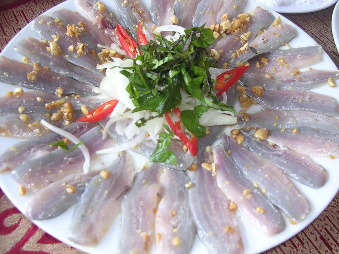 Quy trình các bước làm gỏi cá chích Bình Định
