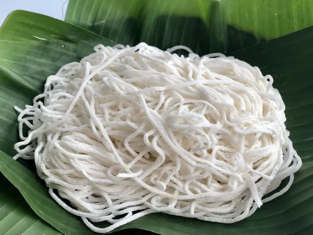 Sức hút của tô bánh canh bột gạo xắt thủ công đậm chất miền Trung