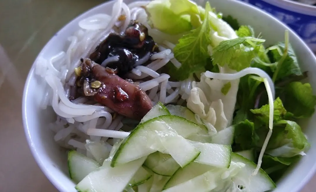 Bún tươi mắm mực