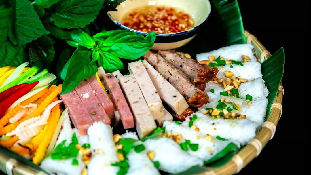 Ăn kèm Bánh mì nướng mỡ hành / Bánh hỏi lòng heo