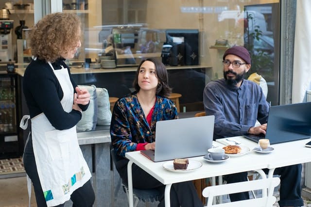 tips merekrut waitress atau pelayan restoran