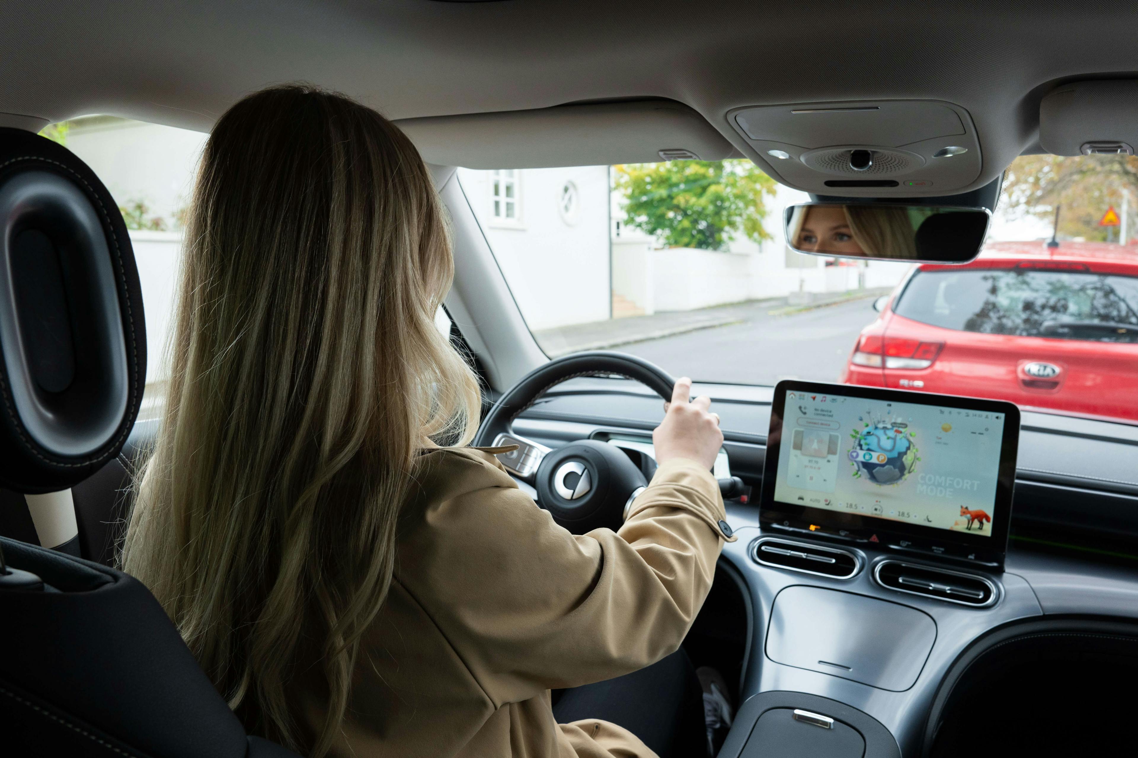 Ökumaður í smart #1