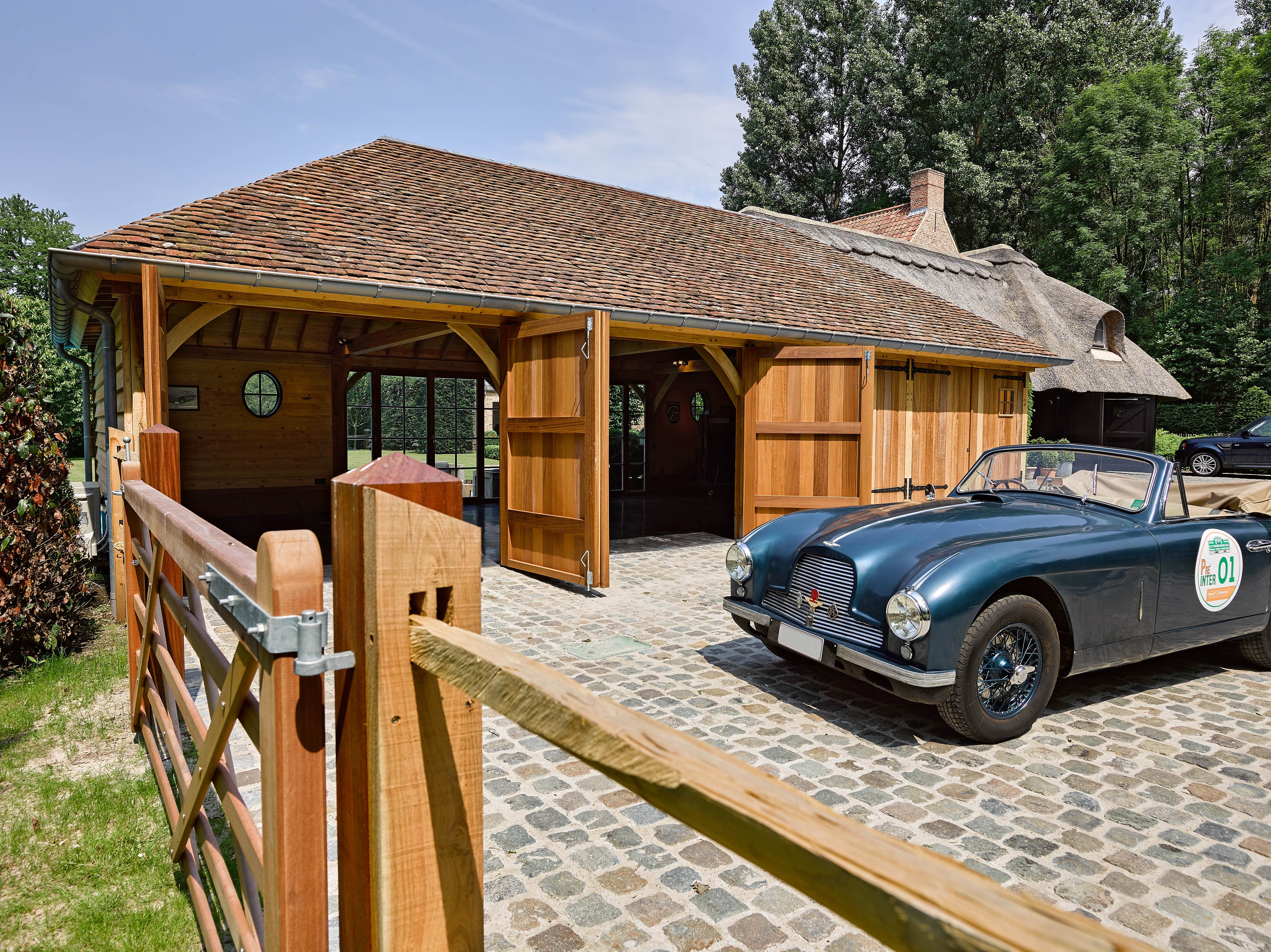 Eikenhouten garage en carport
