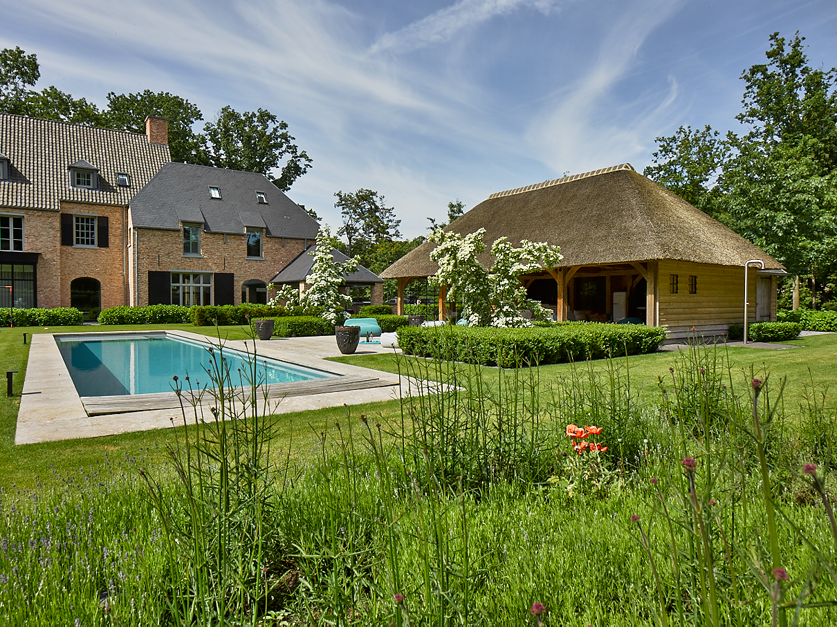 Eikenhouten poolhouse