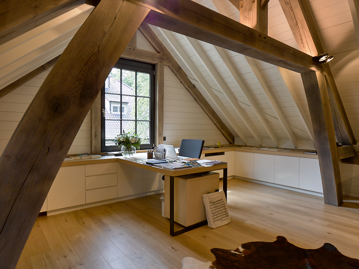 Eikenhouten tuinkantoor