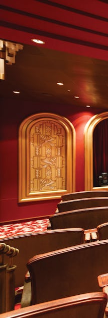 Enjoy concerts and shows in the Venetian Lounge