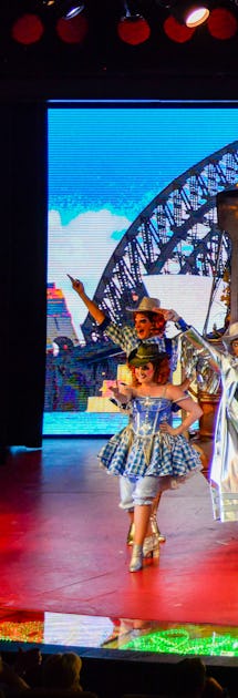 Se et 90 minutters påkostet sett av musikalen Priscilla - Queen of the Desert