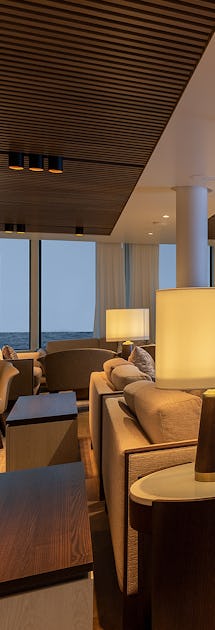 Explorer lounge