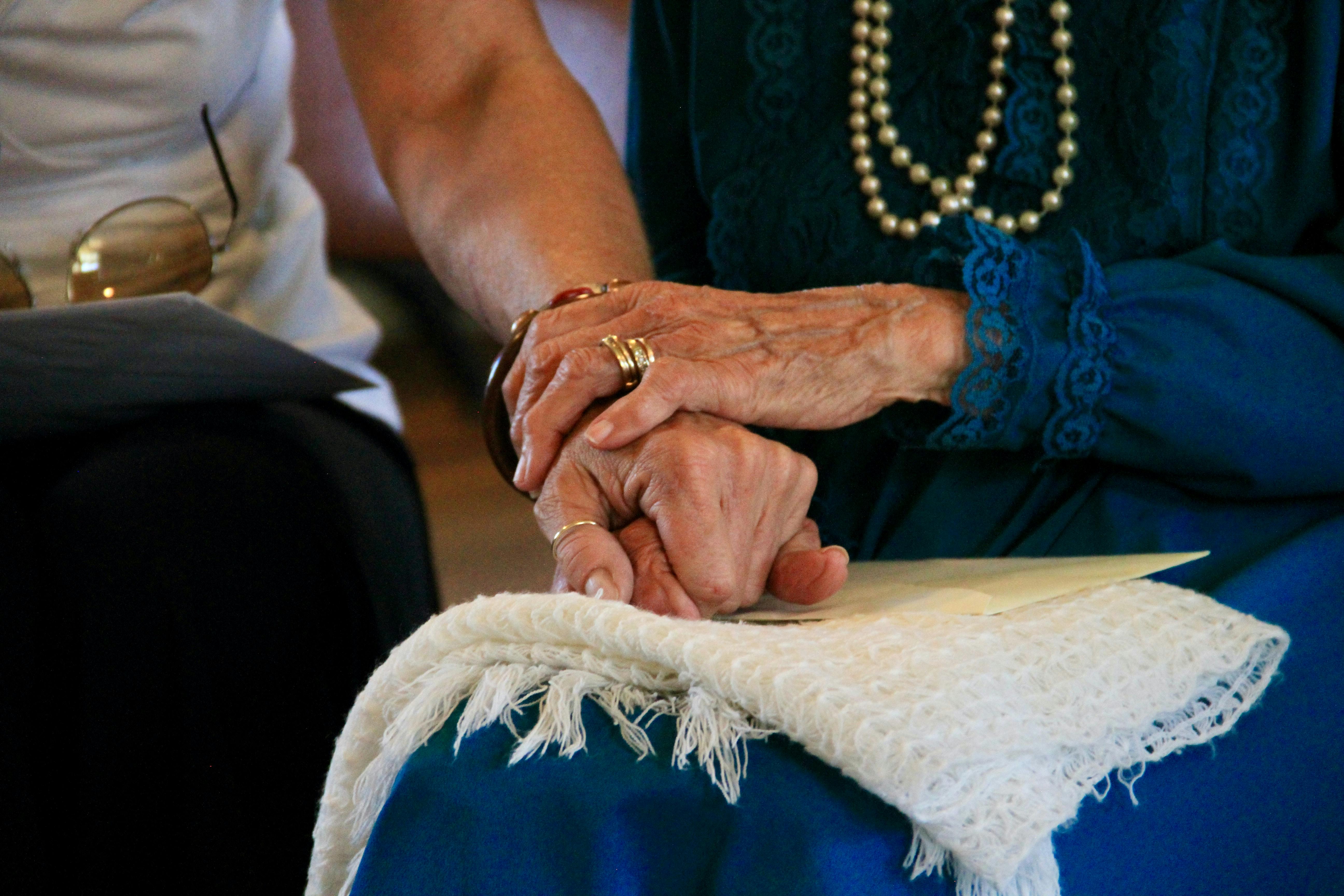 Assisted Living vs Independent Living: Which is Right For You?