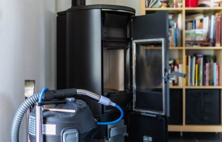 Poêle à bois : conseils d’entretien pour un hiver serein à Elbeuf avec Concept Habitat Normandie