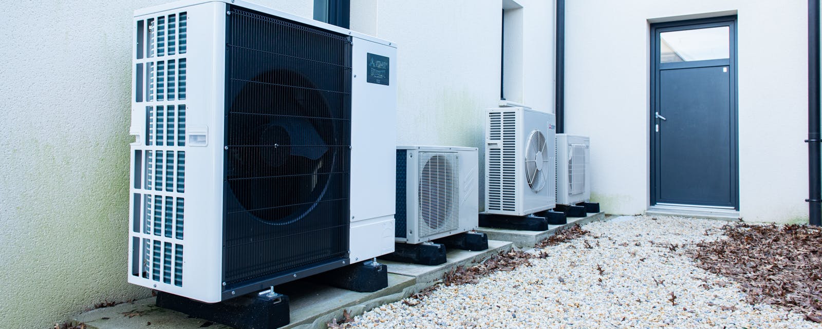 Bien entretenir le groupe extérieur de sa pompe à chaleur en Seine-Maritime