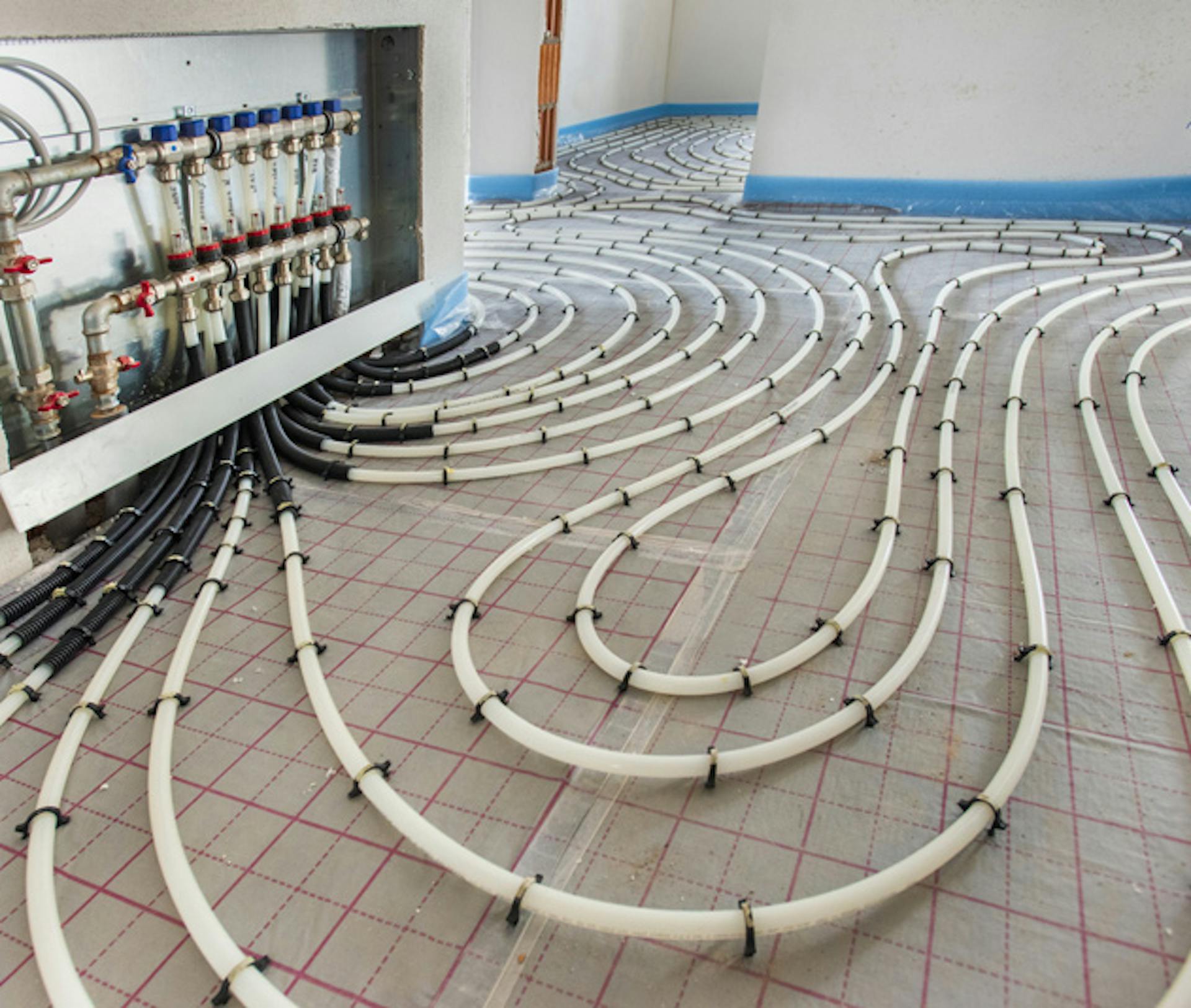 Installation d'un plancher chauffant dans une maison neuve dans le Maine-et-Loire - JCM Confort