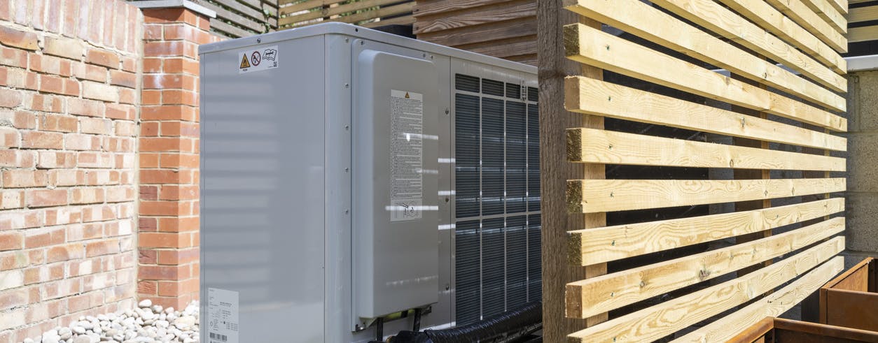 Installation et remplacement d'une pompe à chaleur hybride par JCM Confort