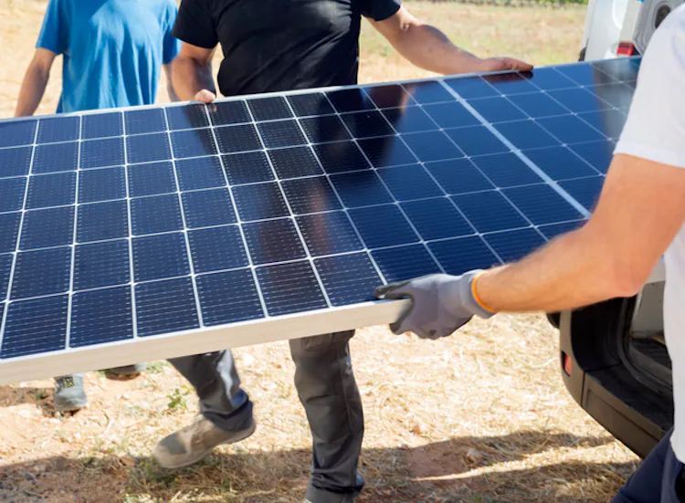 Installation de panneaux photovoltaïques JCM Confort dans le Maine-et-Loire