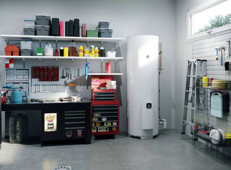 Chauffe-eau thermodynamique Thermor dans un garage