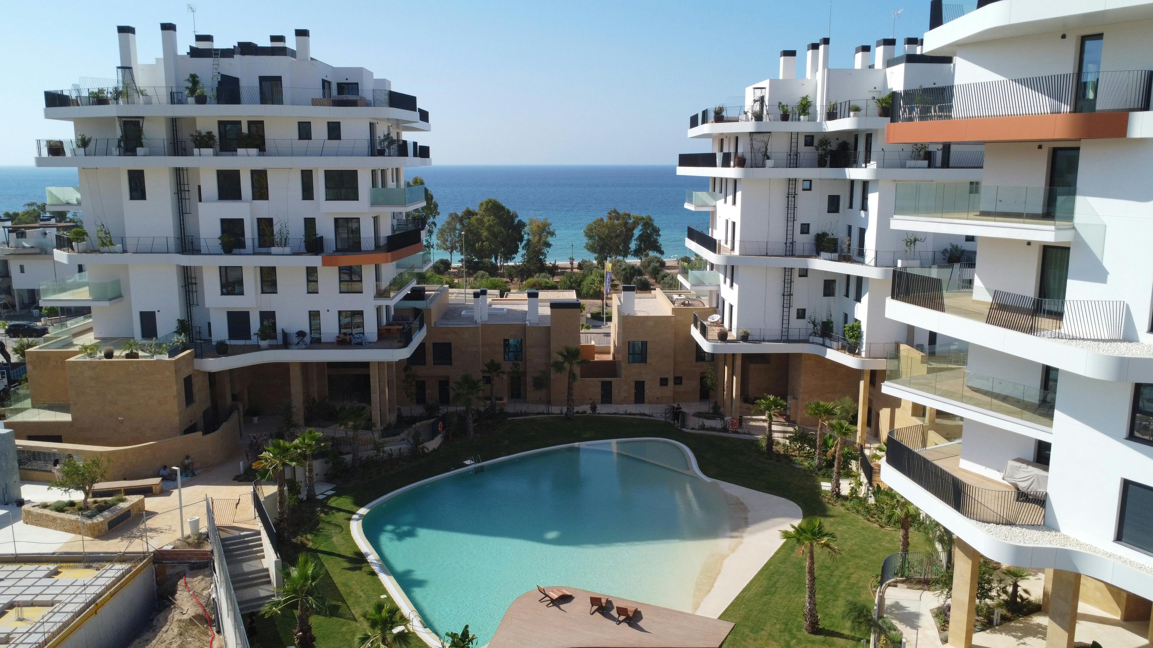 Appartementen complex aan zee!