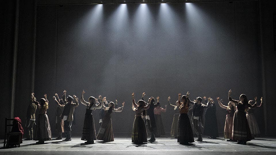 The company of Fiddler on the Roof