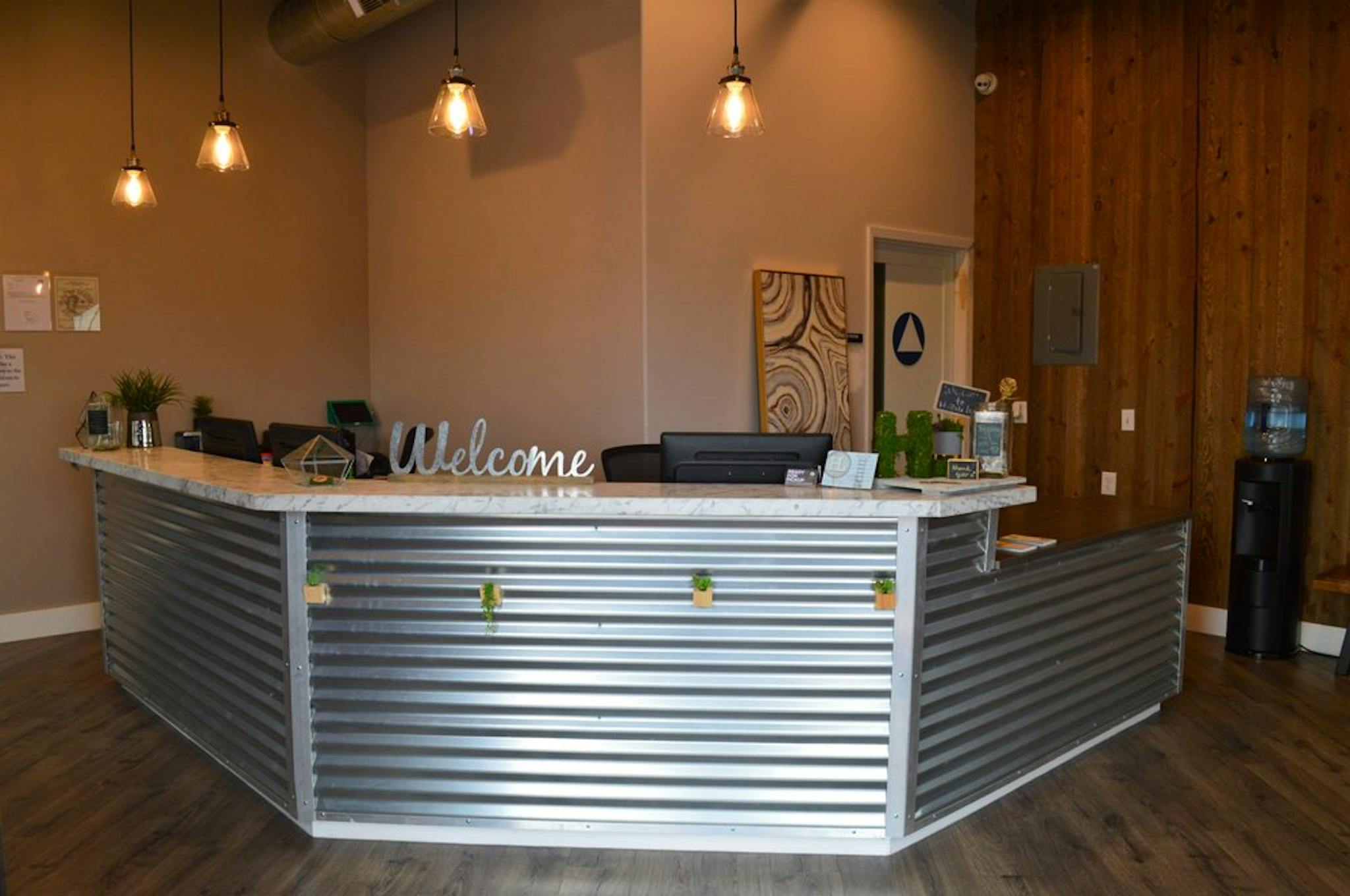 Higher Level Seaside Front Desk