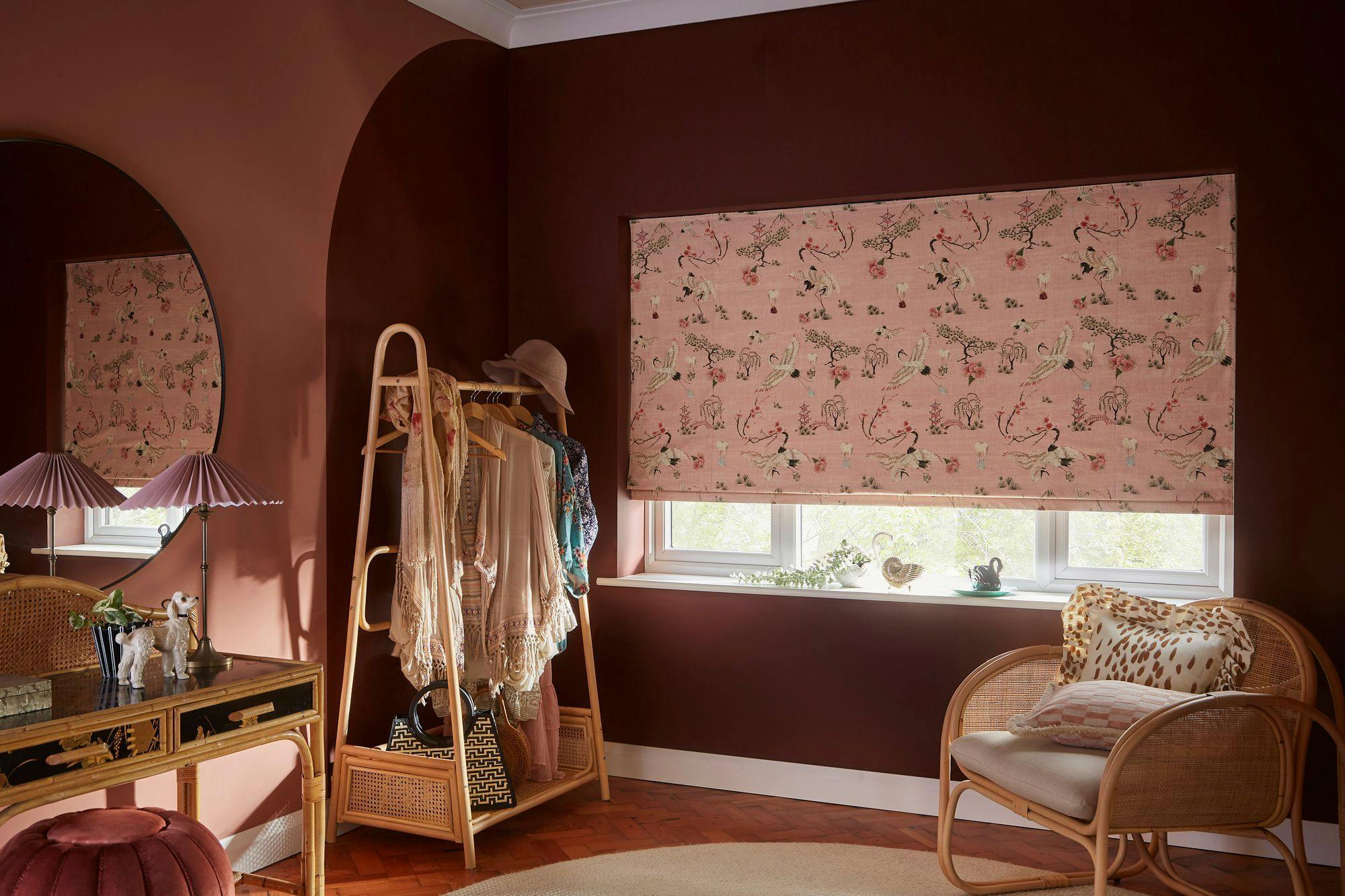 POODLE AND BLONDE ROMAN FOOD BABIES BLOSSOM ROMAN BLIND