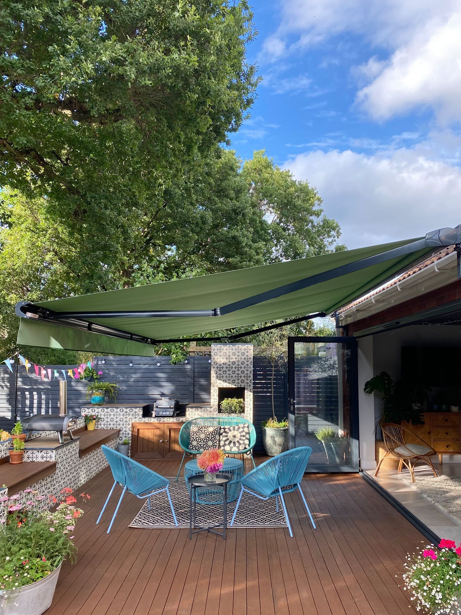 pique lichen awning video