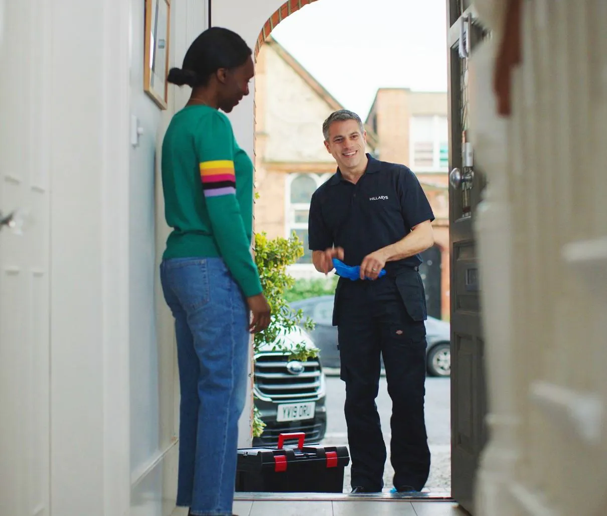 Hillarys advisor visiting a customer at home during an appointment