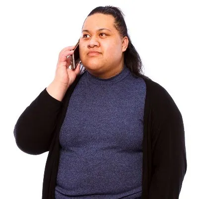 A woman on the phone.