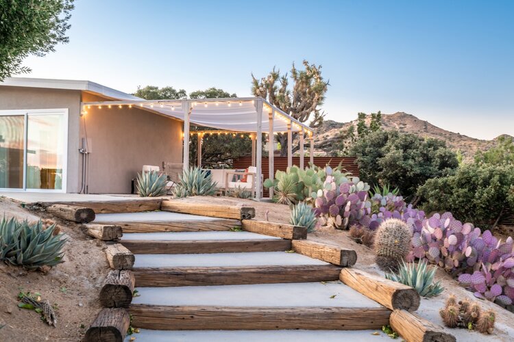 Joshua tree California house in nature surrounding