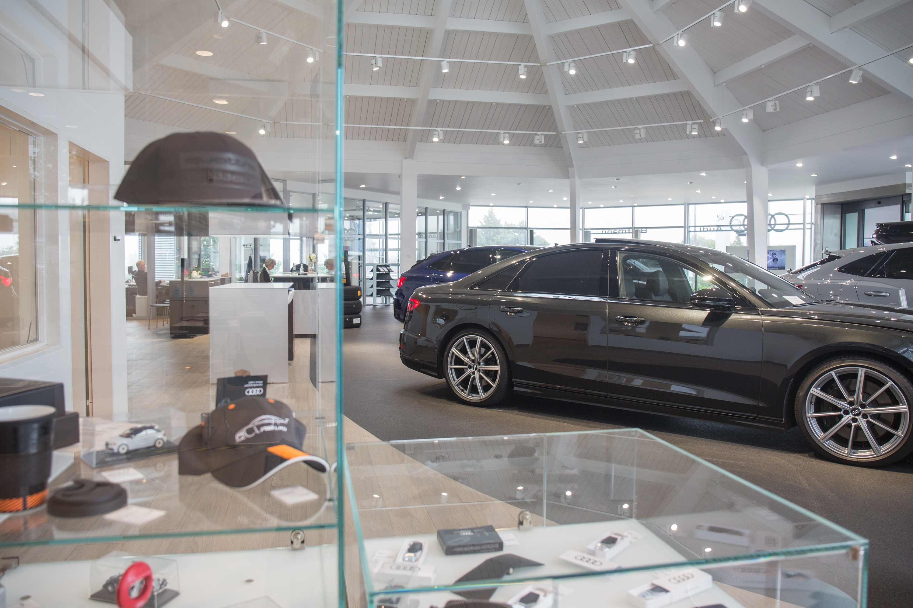 Dienstleistungen und Services Autohaus