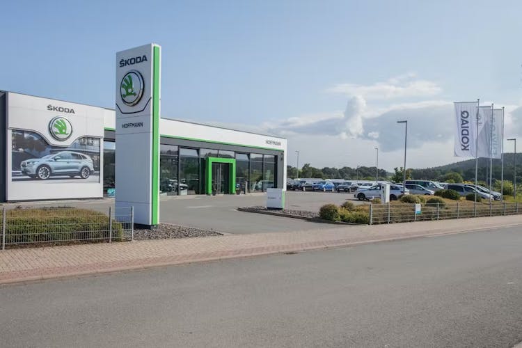 https://images.prismic.io/hoff-webpage/1bf304e7-5bad-4618-9e0c-6a8e9ce08cee_Skoda+bottendorf.avif?auto=compress,format