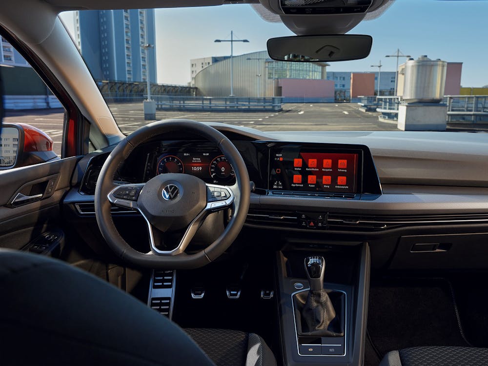 Der VW Golf ACTIVE als Lagerwagen bereits ab 188,- € mtl. sonderfinanzieren bei Ihrem Autohaus Hoffmann.