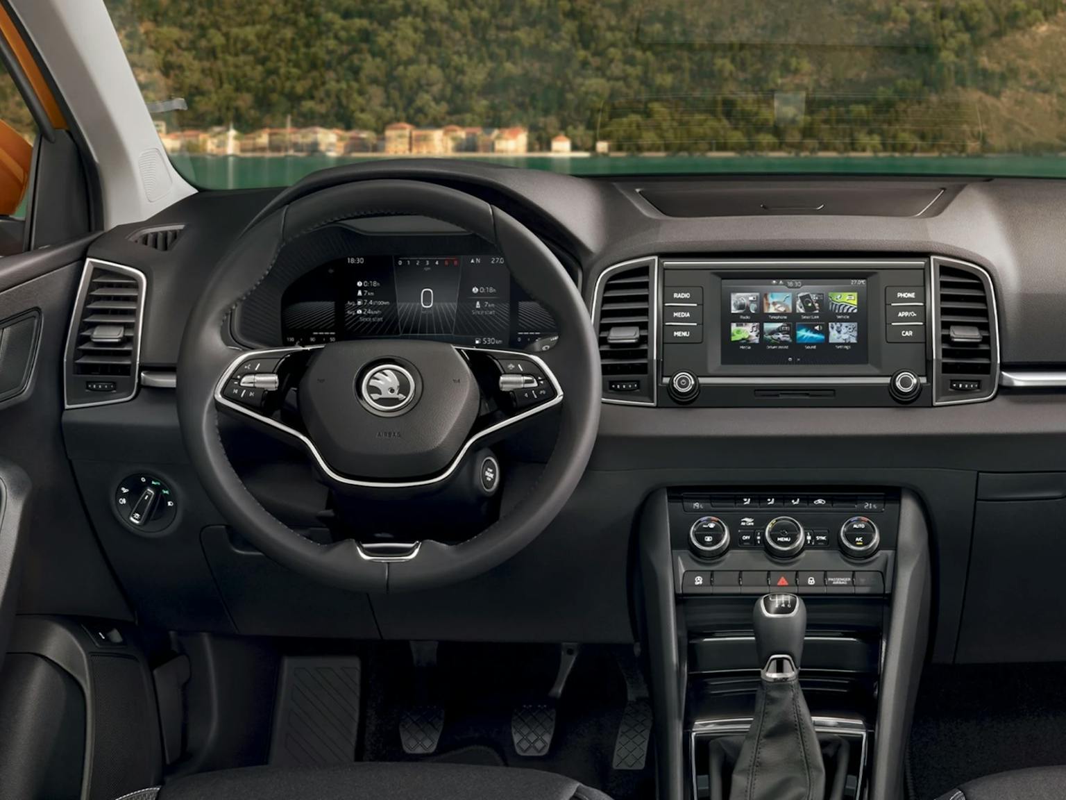 Bei Autohaus Hoffmann ist der Škoda Karoq Essence bereits ab 262 € monatlich im Gewerbeleasing erhältlich.