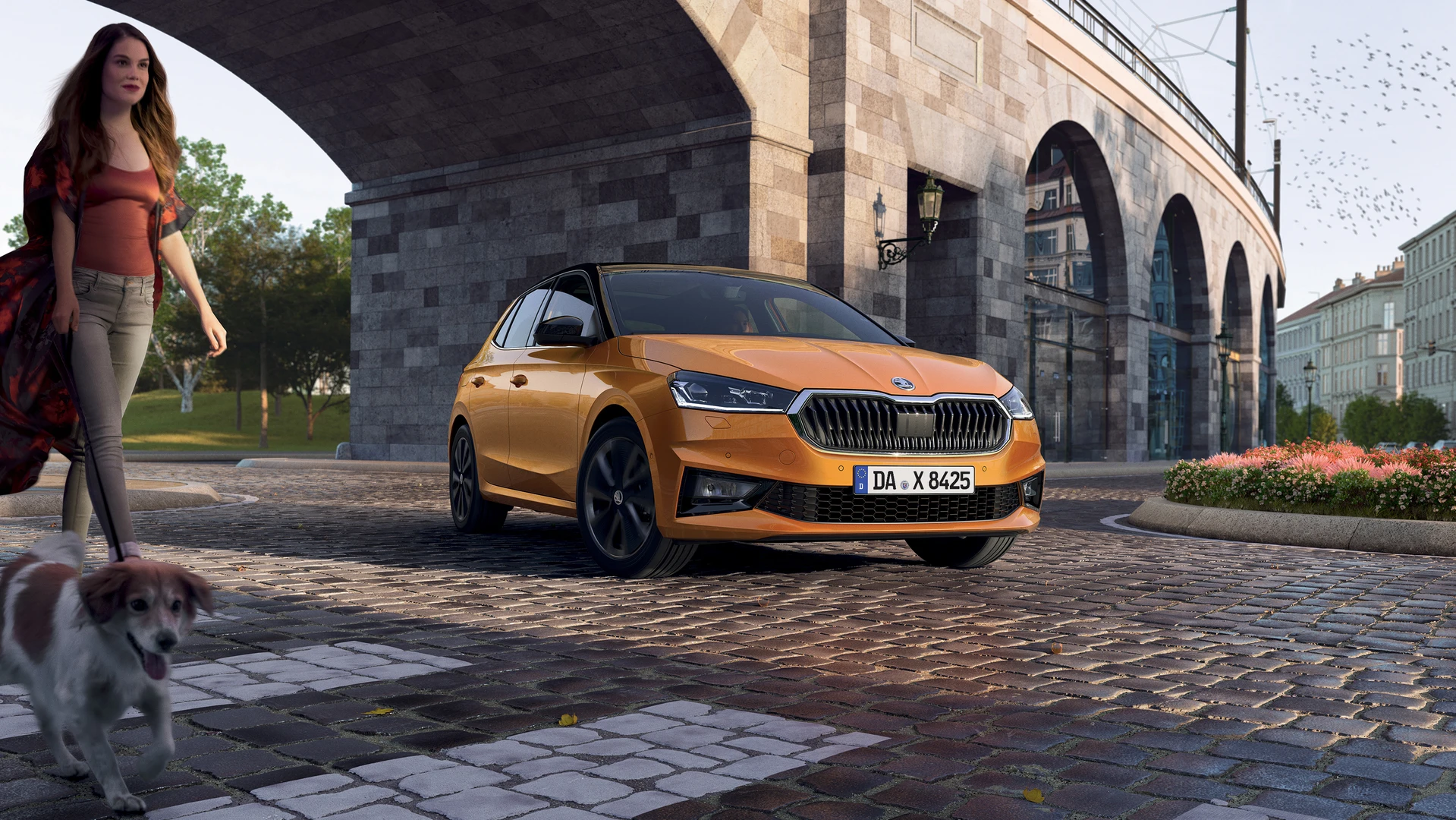 ŠKODA Fabia fährt auf der Straße