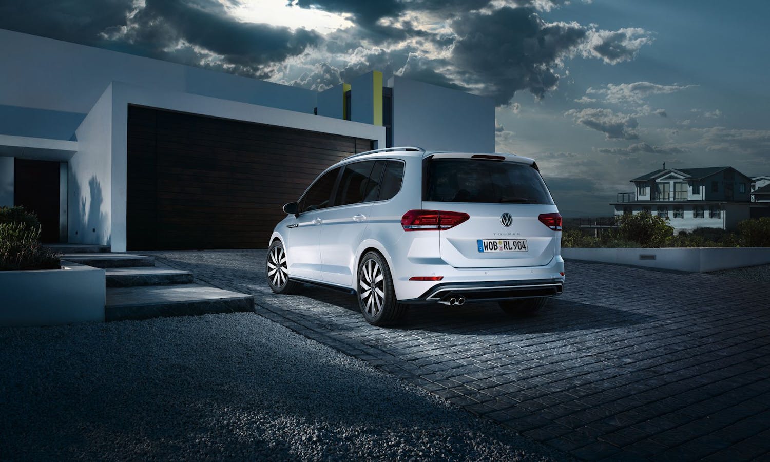 Der VW Touran bereits ab 298,- € mtl. im Privatleasing bei Ihrem Autohaus Hoffmann.