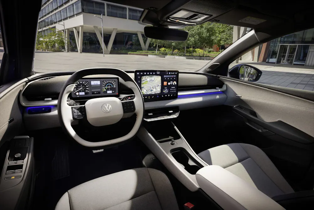VW ID. Polo Interieur, Cockpit mit Lenkrad, Fahrer-Display und zentralem Touchscreen-Infotainment