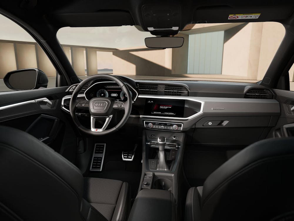 Sichern Sie sich jetzt einen unserer sofort verfügbaren Audi Q3 ab bereits 425 € im Gewerbeleasing.